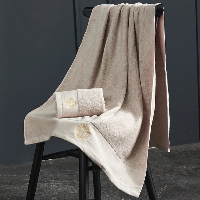 Serviette de bain en coton brodée — motif géométrique, grand format - Nesty (vue 8)