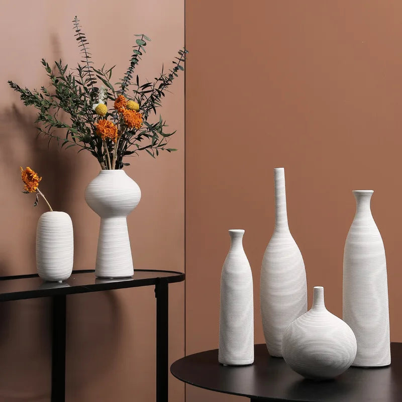 Vase céramique blanc épuré, motif végétal - Nesty (vue 1)