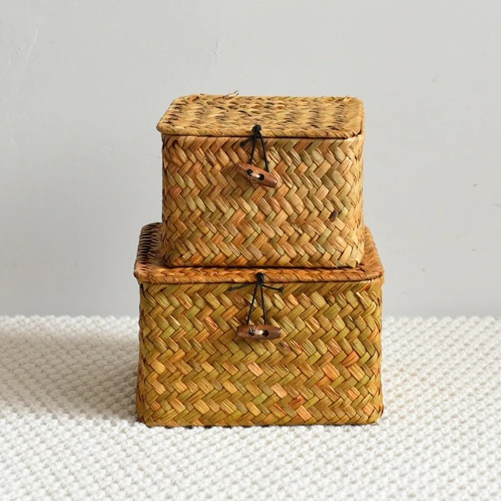 Panier de rangement en jonc de mer tressé main, éco-responsable Nesty, deux boîtes de tailles différentes empilées et fermées