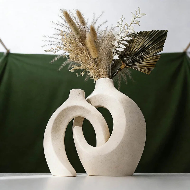 Set de vases imitation céramique Nesty - Modèle écru double anneau avec pampa et feuille de palmier séchée, fond vert