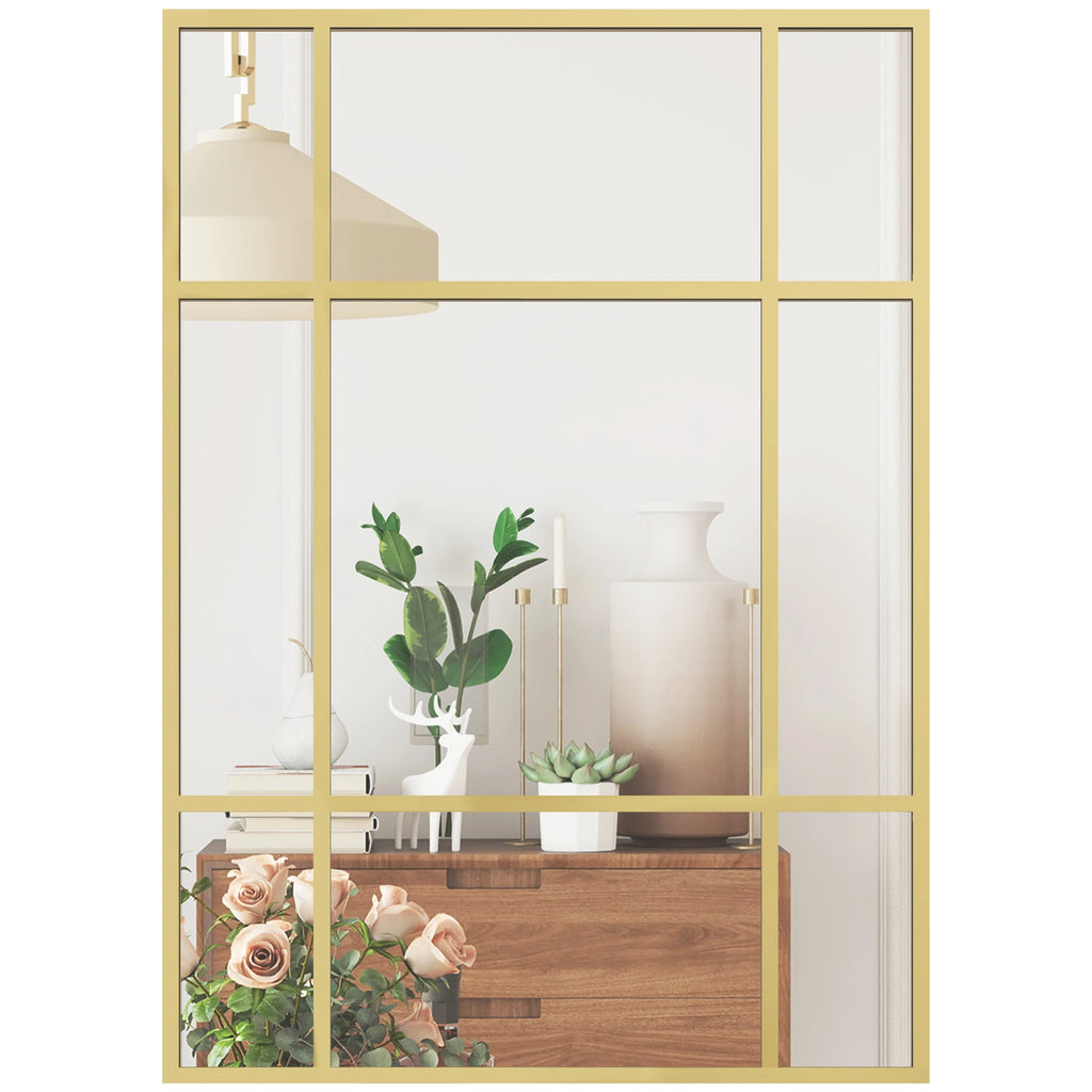 Miroir mural façon fenêtre Nesty - Cadre doré à 9 carreaux, reflet d'un lustre suspendu et d'une console avec vase et bougies