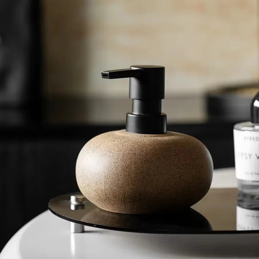 Distributeur de savon en céramique, esprit wabi-sabi, 450ml - Nesty (vue 8)