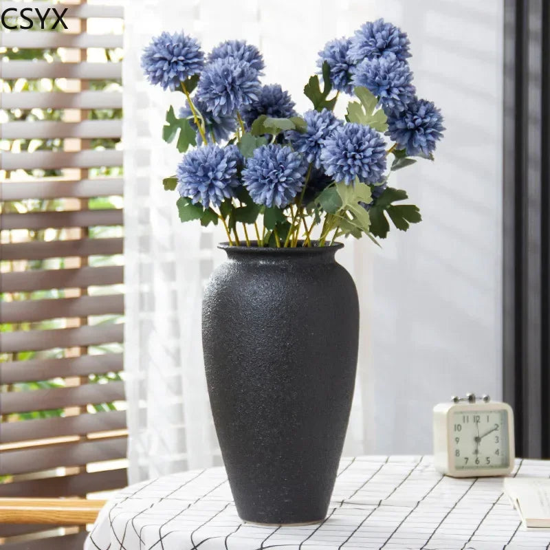 Vase en céramique noire mate, style zen épuré - Nesty (vue 1)