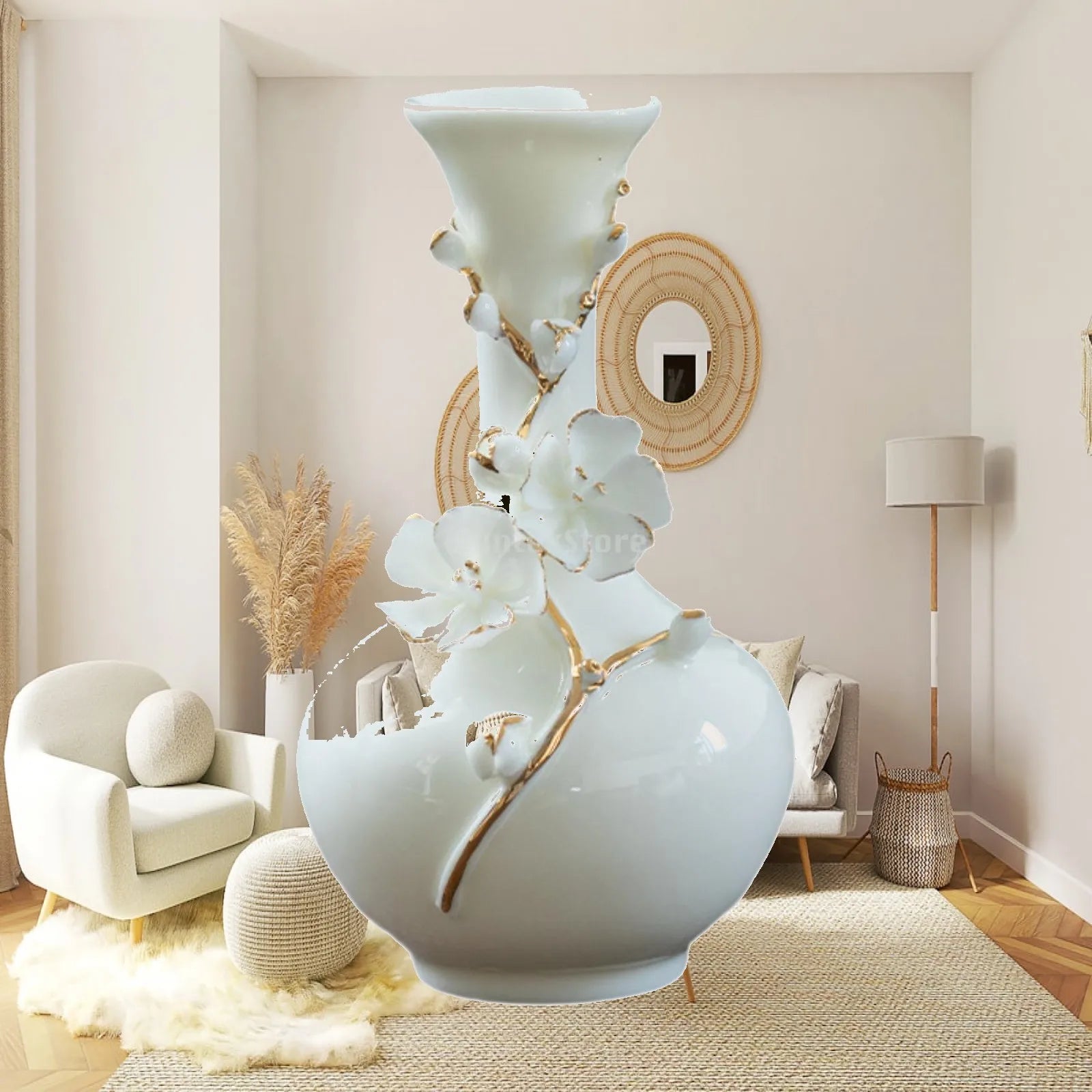 Vase en céramique peint à la main Nesty - Grand format en situation dans un salon, fleurs en relief liseré doré
