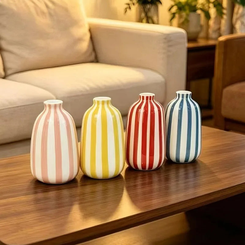 Vase en porcelaine rayé, style rétro américain - Nesty (vue 2)