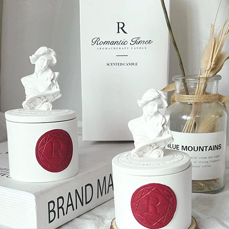 Photophore en plâtre sculpté Nesty - Buste romain blanc sur boîte cylindrique blanche à cachet de cire rouge, coffret Romantic Times