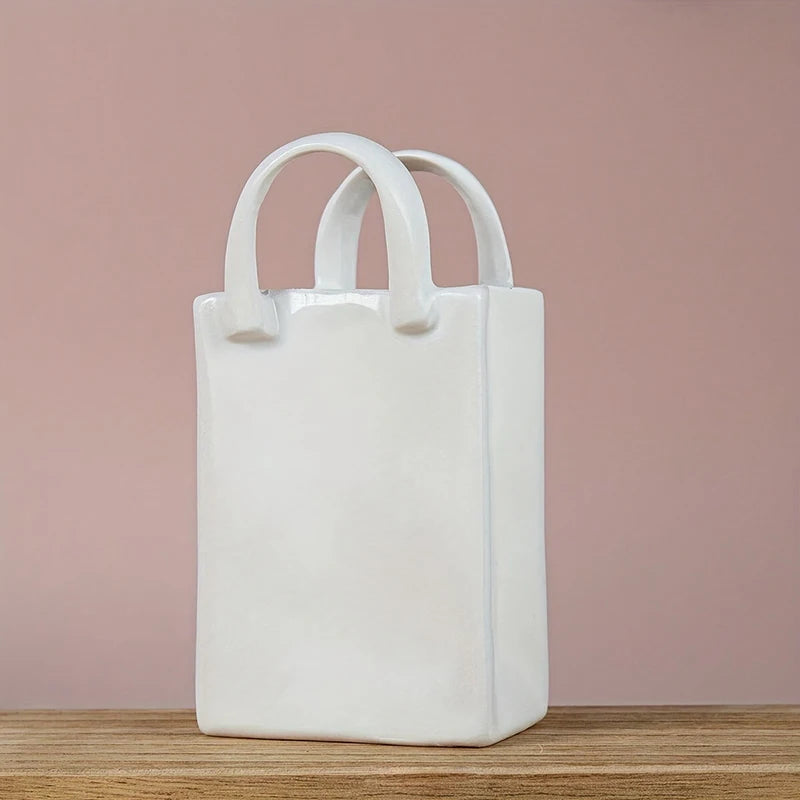 Vase blanc forme sac à main, fleurs séchées (vue 7) - Nesty