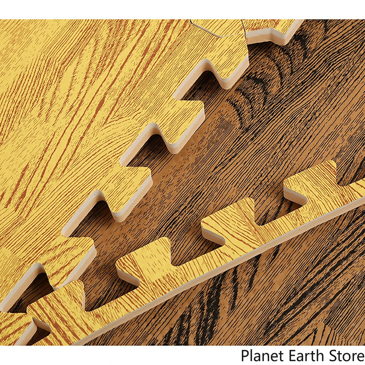 Tapis puzzle imitation bois — dalles à assembler - Nesty, gros plan sur l'emboîtement des bords en dents de scie des dalles imitation bois