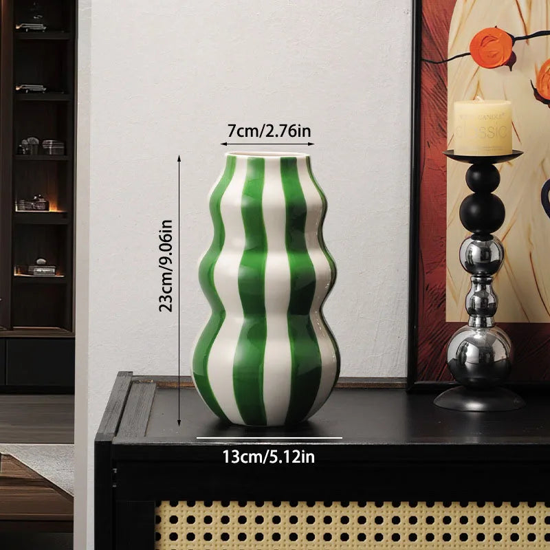 Vase en porcelaine rayé, style rétro américain - Nesty (vue 12)