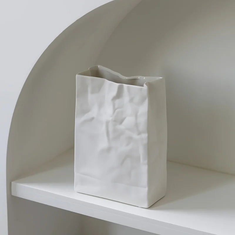 Vase en céramique forme sac en papier plié, finition mate - Nesty (vue 2)