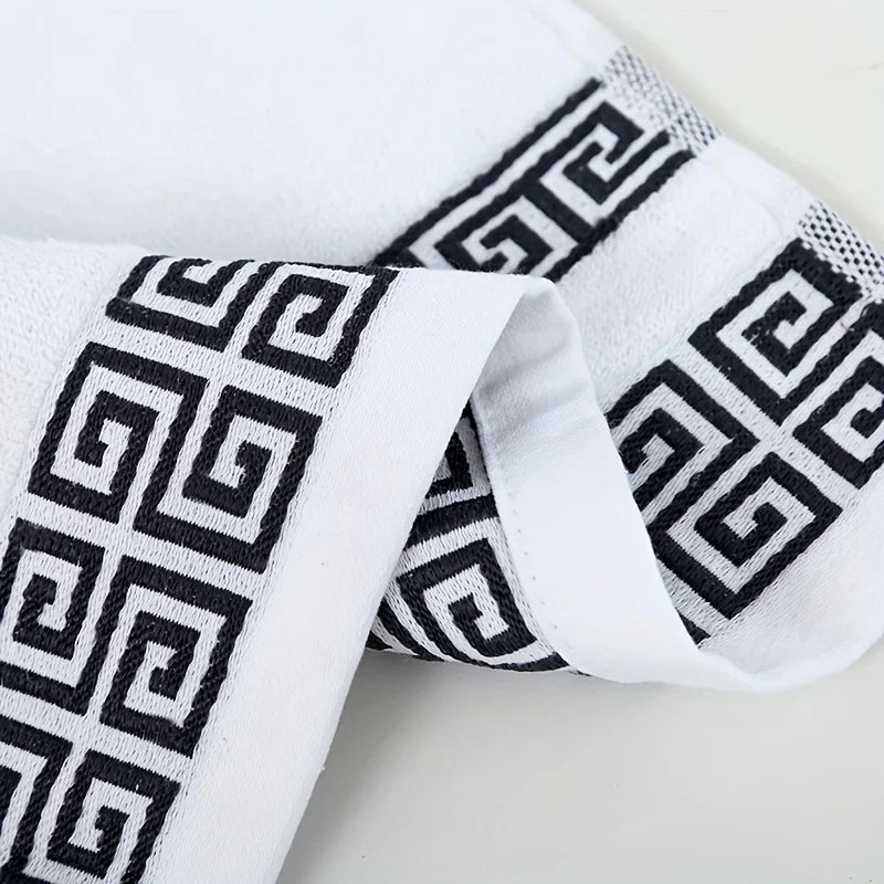 Serviette de bain en coton brodée — motif géométrique, grand format - Nesty (vue 3)