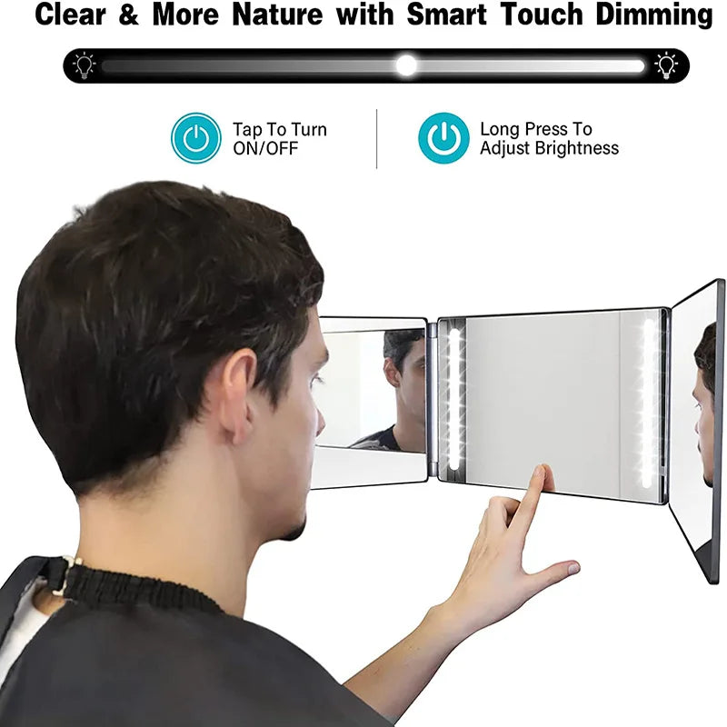 Miroir de maquillage pliable LED Nesty - Homme utilisant le variateur tactile, vue triple angle sur son visage