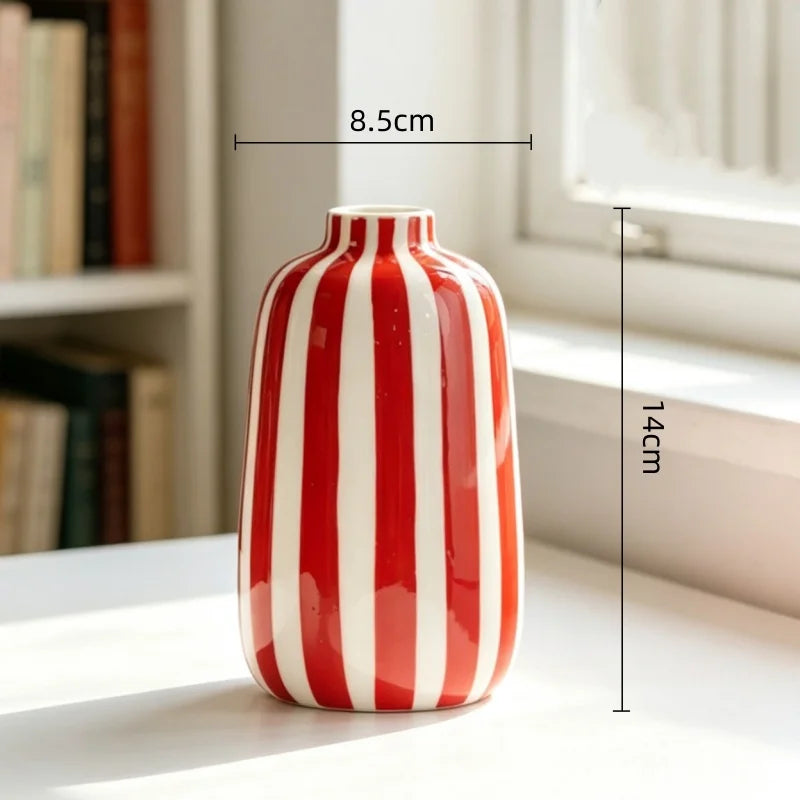 Vase en céramique à rayures géométriques colorées (vue 7) - Nesty