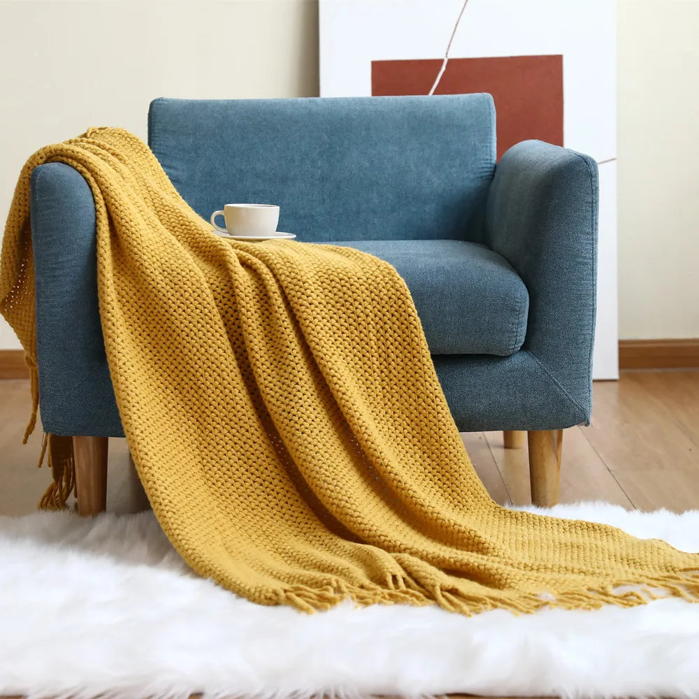 Plaid tricoté jaune en chale, franges nordiques - Nesty (vue 15)