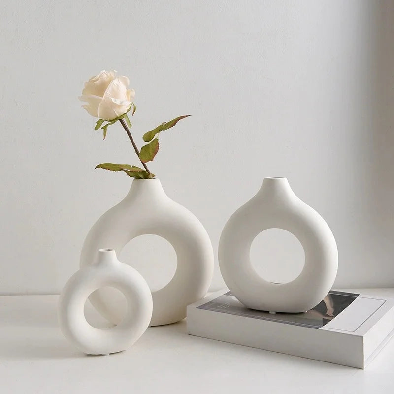 Vase blanc en imitation céramique, motif anneau - Nesty (vue 3)