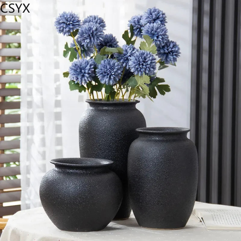 Vase en céramique noire mate, style zen épuré - Nesty (vue 3)