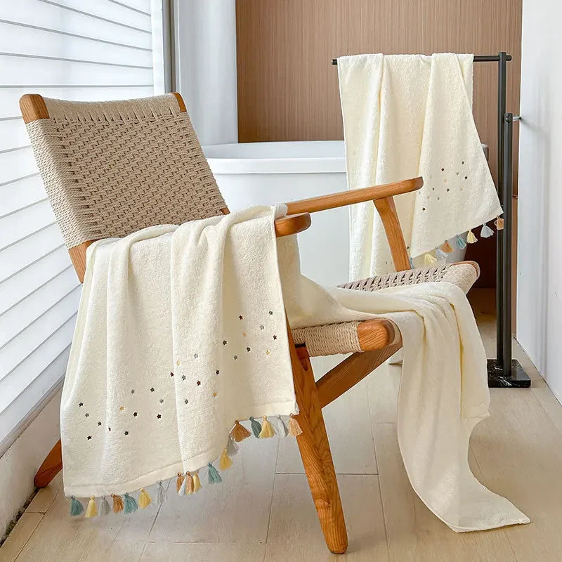 Serviette de bain en coton à pompons — grand format, motif étoile - Nesty (vue 3)