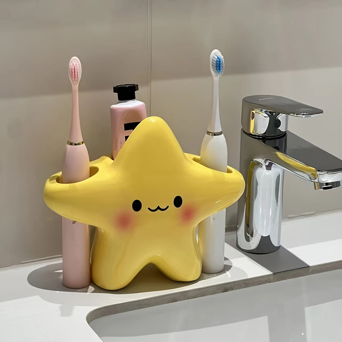Cute Star-Shaped Toothbrush Holder  Freestanding Bathroom Organizer with Cute Face Design, Space-Saving Toothbrush & Toothpaste - Nesty (vue 5)