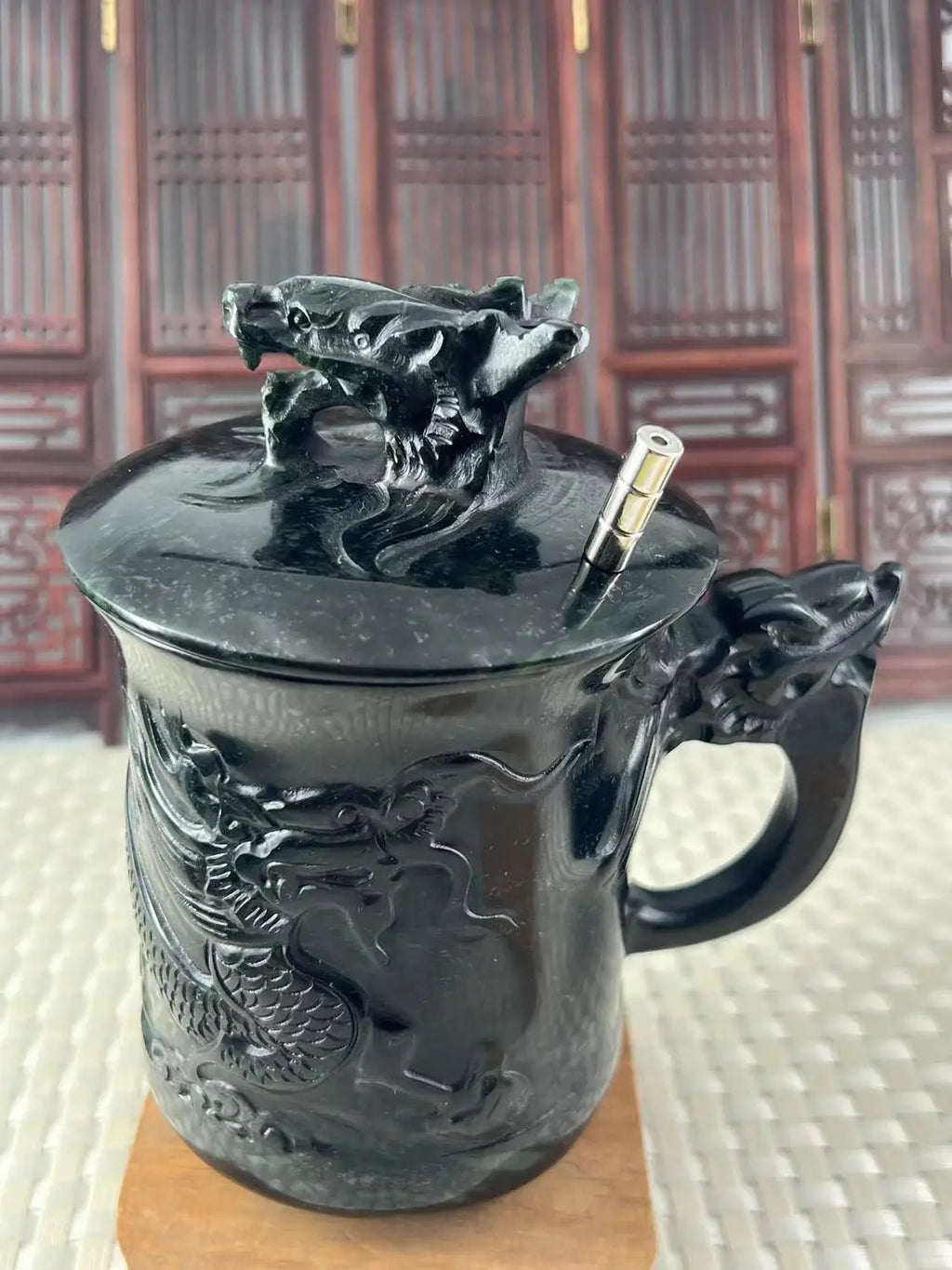 Tasse en pierre naturelle avec couvercle, motif dragon - Nesty (vue 3)