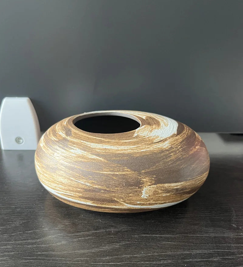 Vase en terre cuite noire, effet pierre brute (vue 8) - Nesty