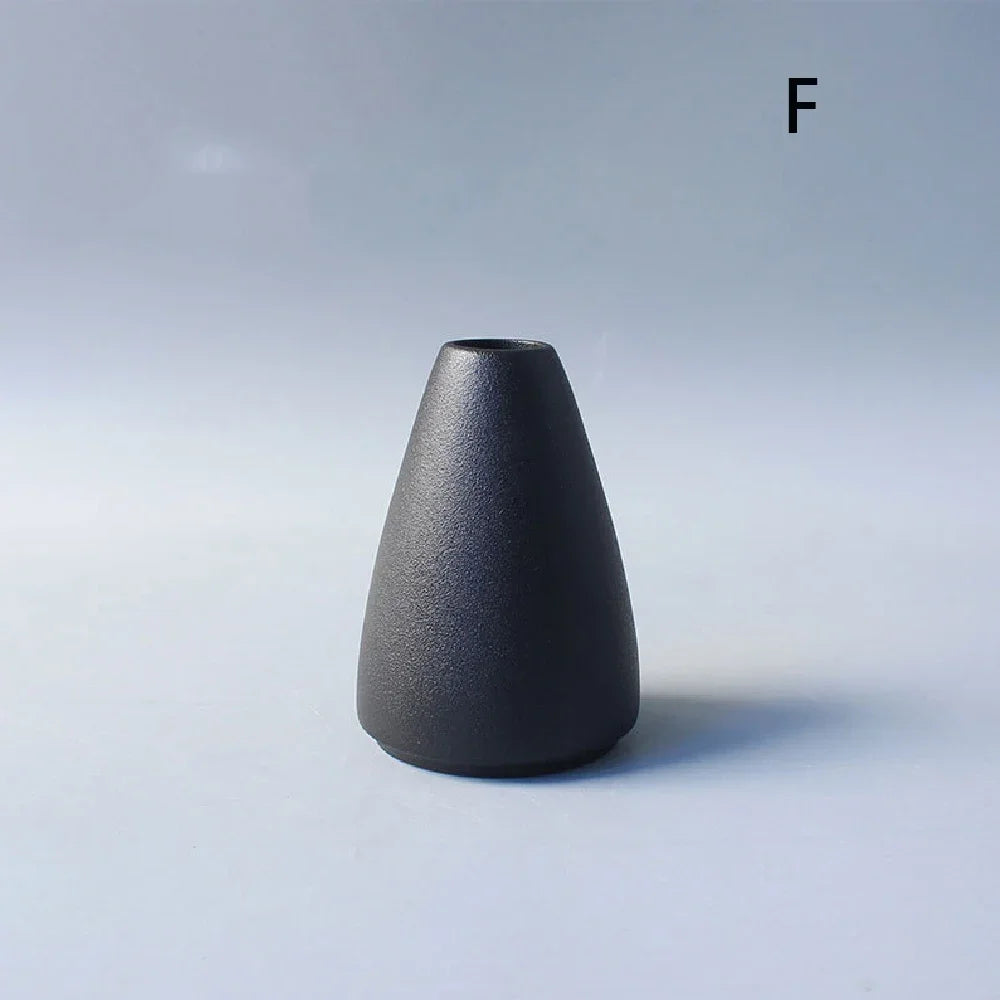 Petit vase noir en céramique — esprit japonais - Nesty (vue 11)