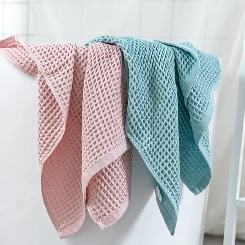 Serviette de bain en coton éponge nid d'abeille — 70 x 140 cm, motif pois - Nesty (vue 5)