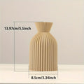 Vase noir en plastique, esprit bohème Nesty, petit format beige seul, coté avec dimensions 13.97 cm de hauteur et 8.5 cm de diamètre