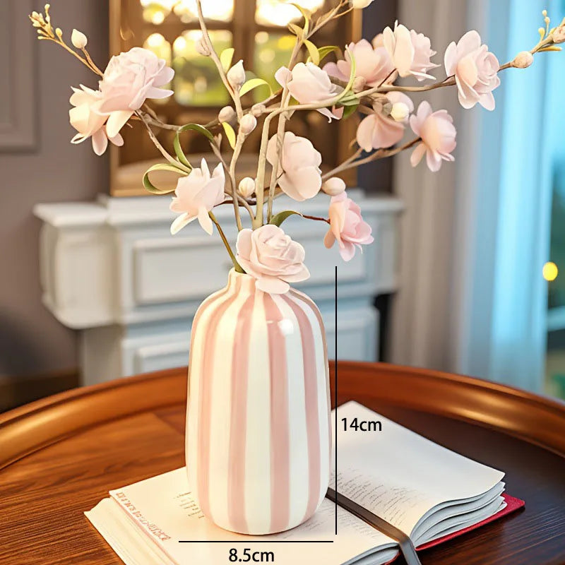 Vase en porcelaine rayé, style rétro américain - Nesty (vue 15)