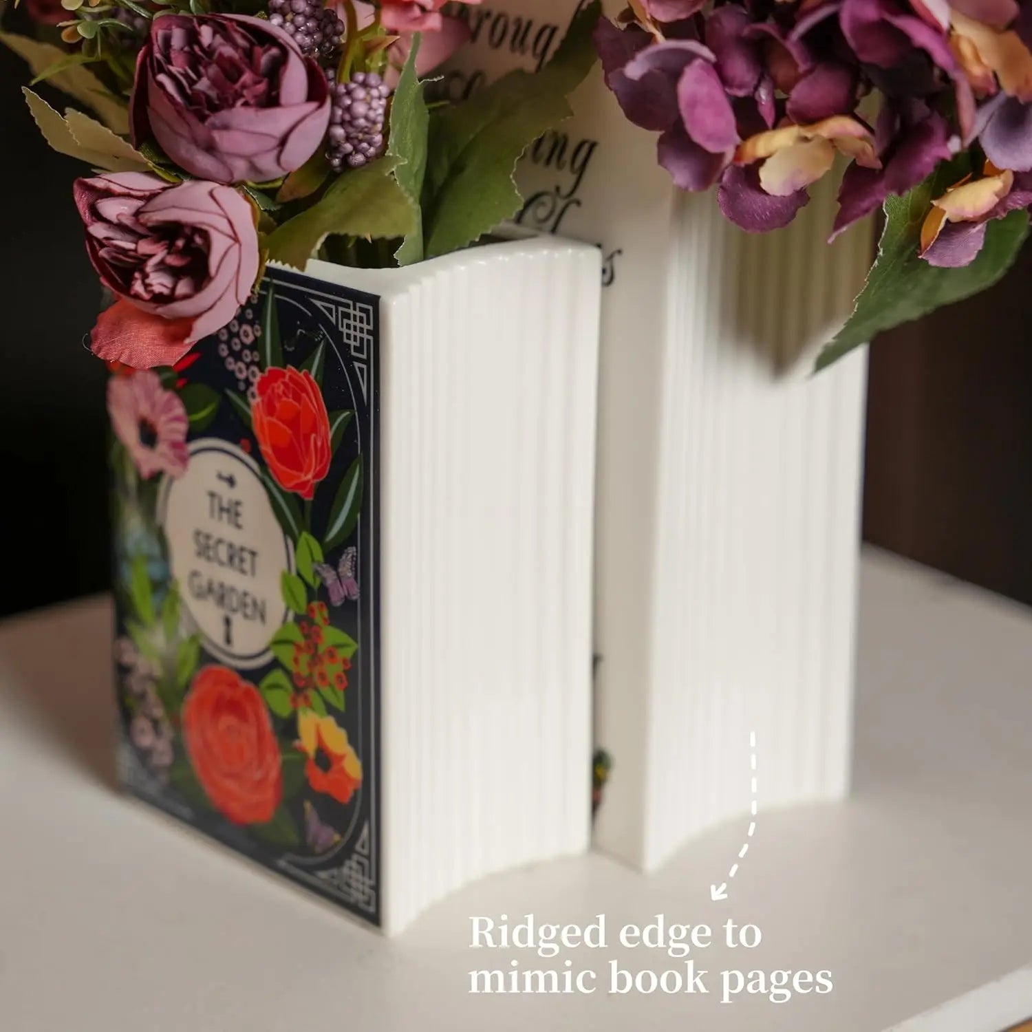 Vase en céramique en forme de livre — décoration pour bibliothèque (vue 5) - Nesty
