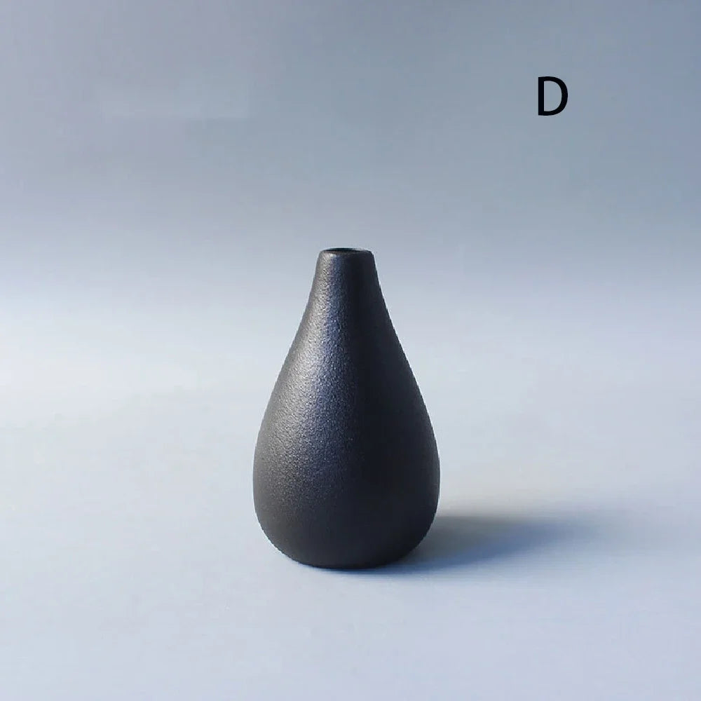 Petit vase noir en céramique — esprit japonais - Nesty (vue 12)