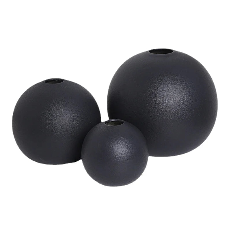 Vase céramique boule bicolore noir et blanc (vue 5) - Nesty