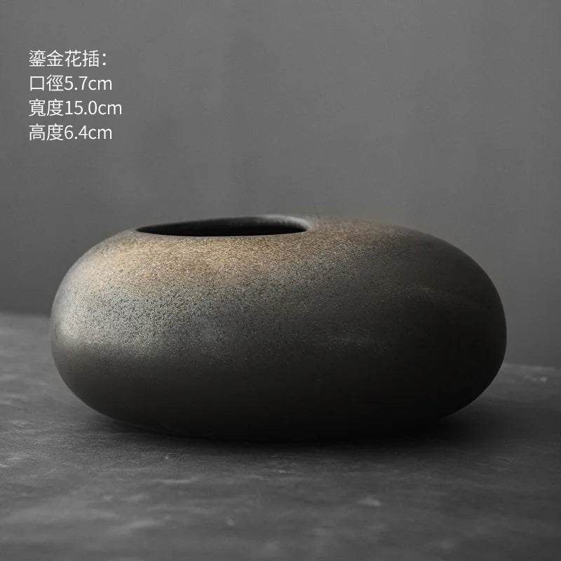 Vase en terre cuite noire, effet pierre brute (vue 9) - Nesty