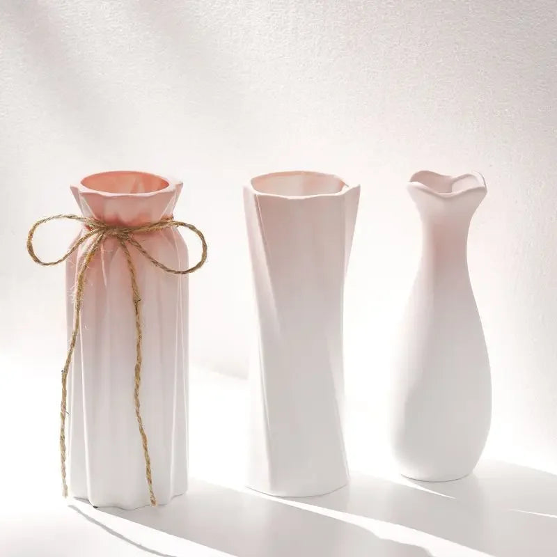Vase en céramique rose, forme bouteille épurée - Nesty (vue 4)