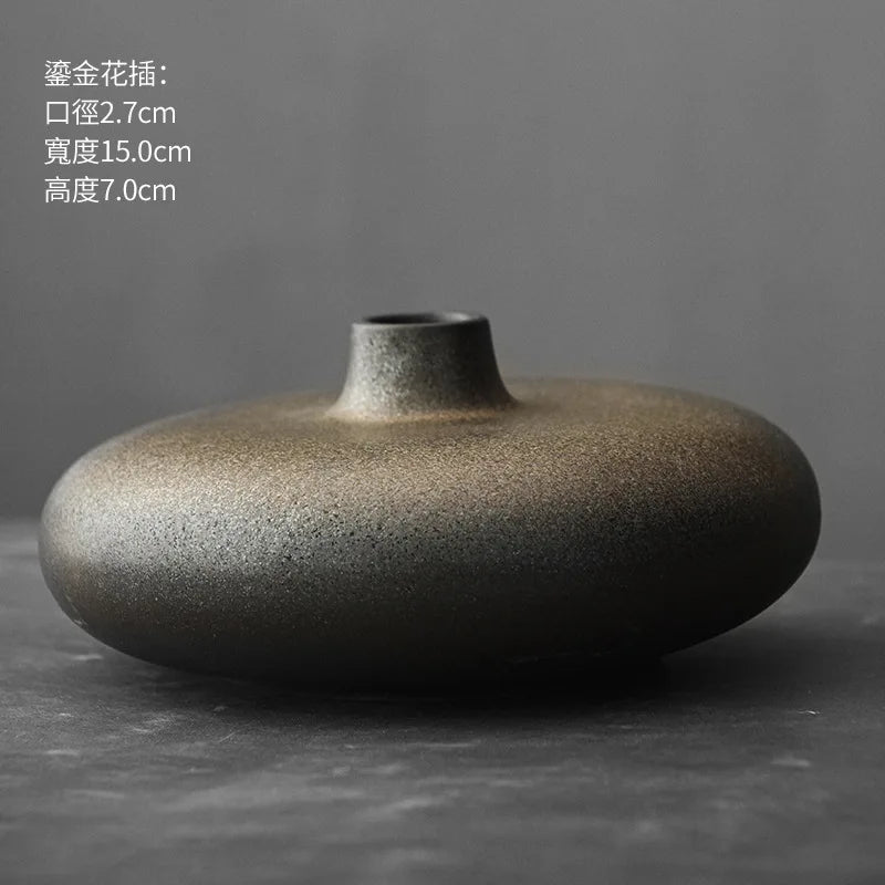 Vase en terre cuite noire, effet pierre brute (vue 11) - Nesty