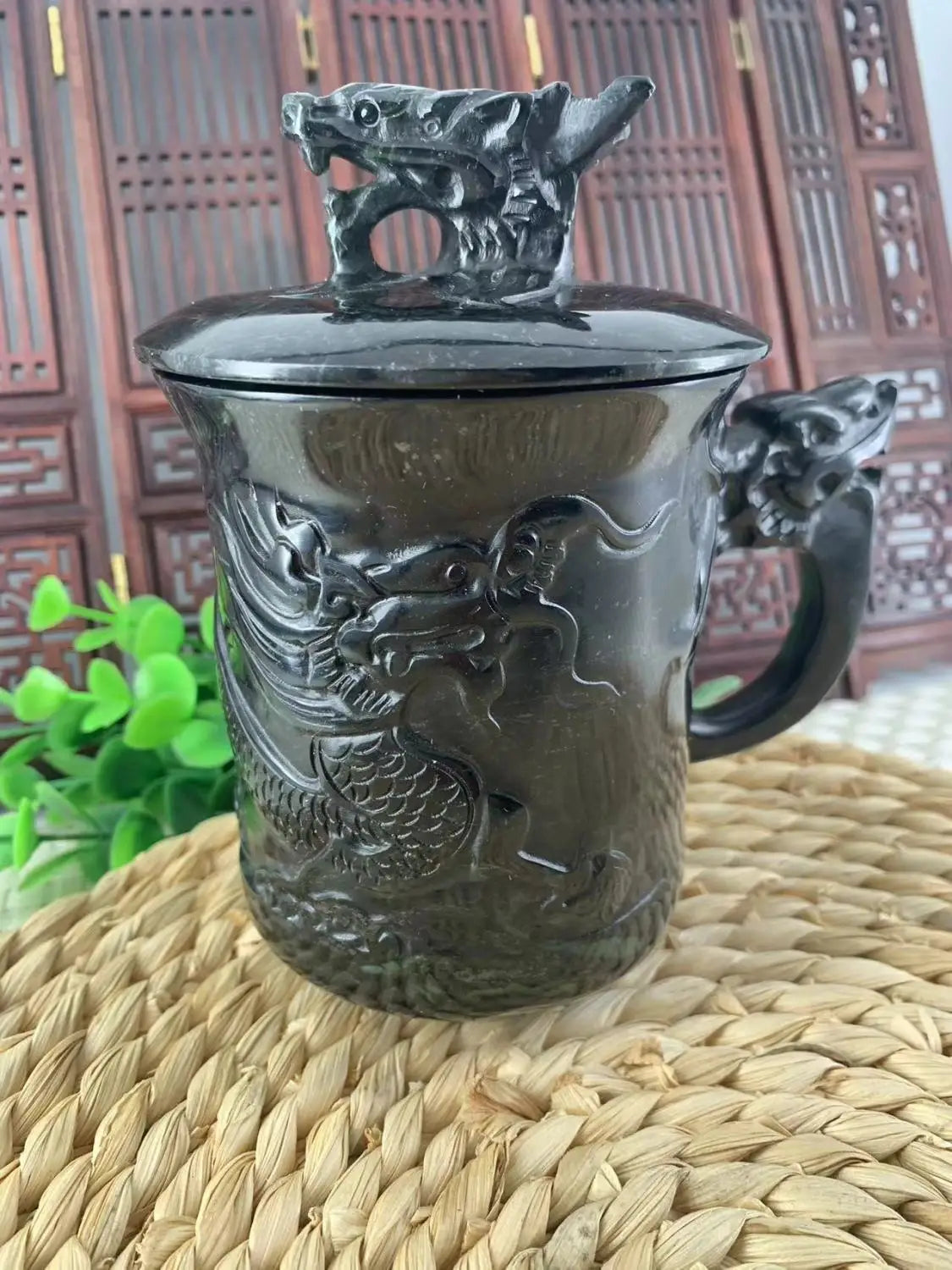 Tasse en pierre naturelle avec couvercle, motif dragon - Nesty (vue 2)